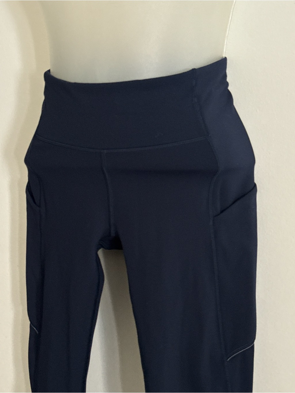 Lululemon High-Waist Black Active Pocket Leggings - Brand
